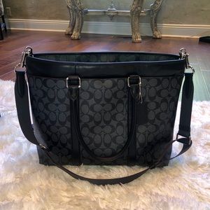 COACH BUSINESS TOTE BAG